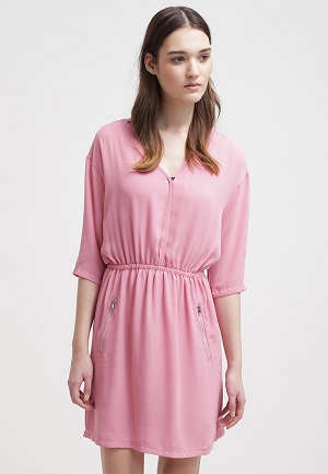 Soaked in Luxury kjole pink