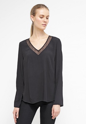 Sort bluse til kvinder lang v halsform