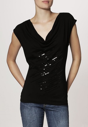 Sort fed t-shirt til kvinder